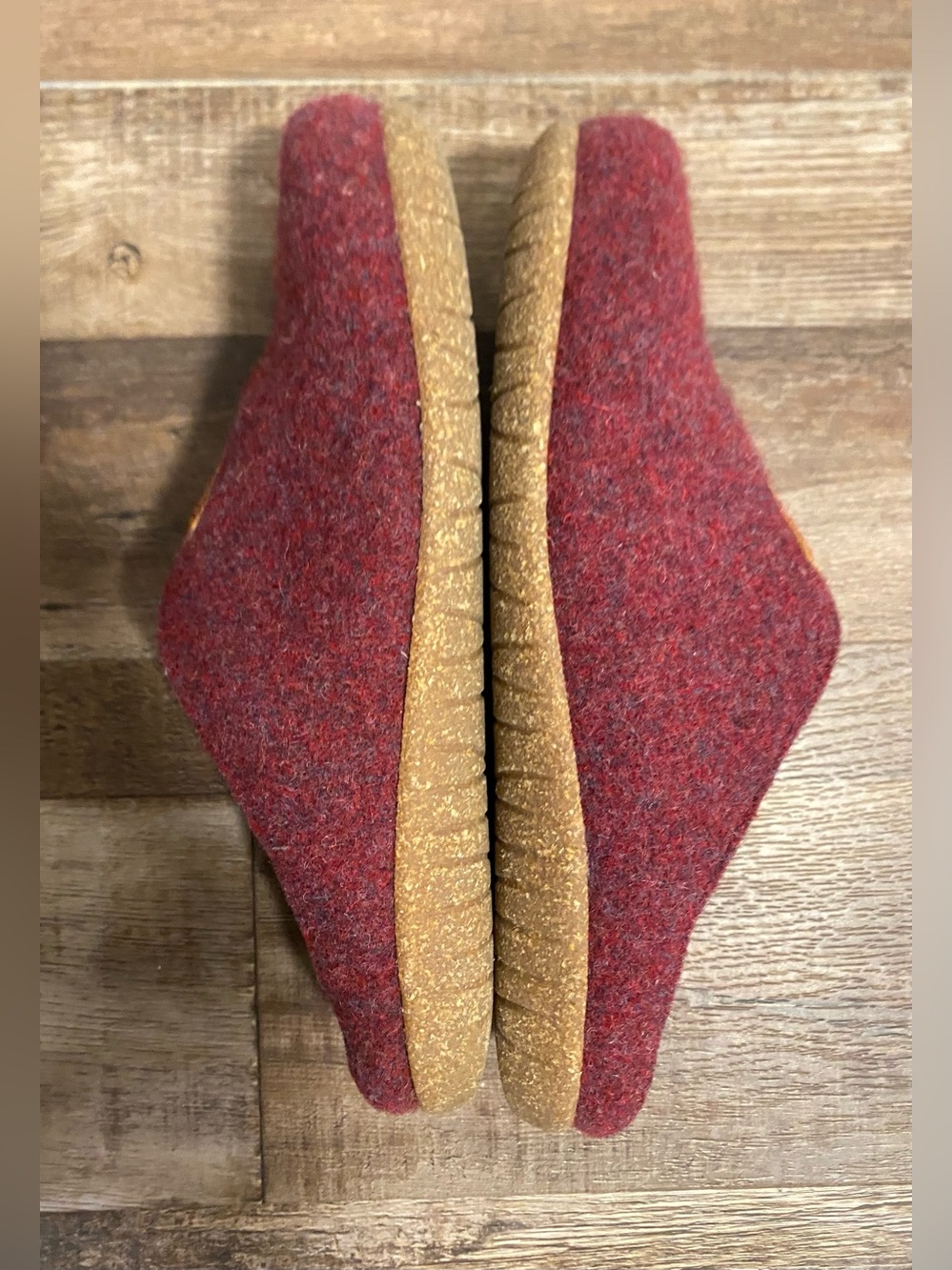 Taos Burgundy Wool Slip-On Slippers, size 41 - Picture 4 of 5